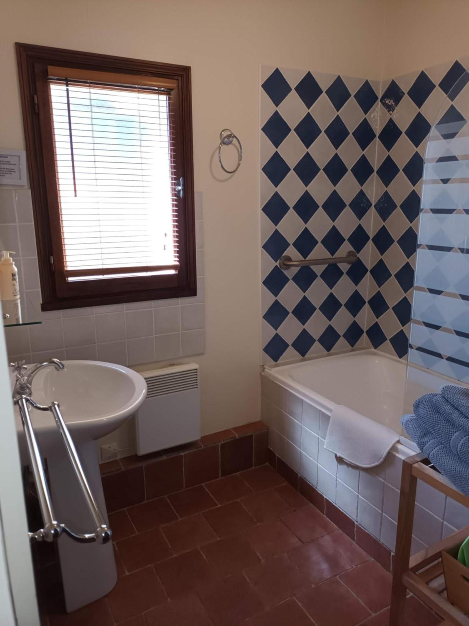 Le Logis Du Pressoir Self Catering Gites In Beautiful 18Th Century Estate In The Heart Of The Loire Valley With Heated Pool And Extensive Grounds. Les Bois-d'Anjou Bilik gambar